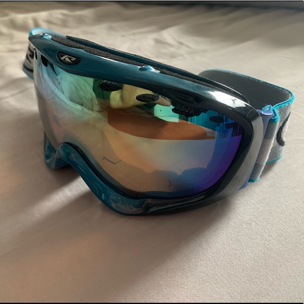 Ski goggles